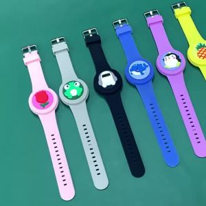 สายนาฬิกาป้องกันการสูญหายสำหรับเด็ก เข้ากันได้กับ AirTag สายซิลิโคนป้องกันสำหรับเครื่องติดตาม GPS AirTag สายรัดข้อมือแบบปรับได้สำหรับเด็ก ทารก เด็กวัยเตาะแตะ ผู้สูงอายุ