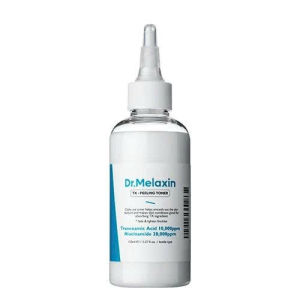 Dr.Melaxin TX Peeling Toner Sáng Da Trắng Da - Sản phẩm được sử dụng trong quy trình chăm sóc da sau bước làm sạch thiết kế chai tiện lợi cho việc sử dụng hằng ngày.