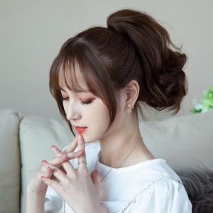 Tóc giả dài xoăn kiểu đuôi ngựa gợn sóng lớn được làm từ sợi tổng hợp chịu nhiệt có nhiều màu sắc và kiểu dáng dễ đeo và chắc chắn nhẹ và thoáng khí.