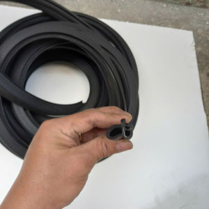 GIOĂNG CỬA LÙA SU CÓC 5 TẠ BLIN VAN  7 CHỖ(1 CÁNH KHOẢNG 45M)