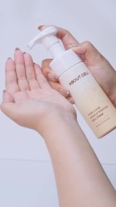 Bọt tẩy trang About Cell Pure Clear Makeup Remover Cell Foam 140ml - Sản phẩm nổi bật với công nghệ bọt siêu mịn tự vỡ giúp cuốn trôi lớp trang điểm kem chống nắng và bã nhờn mà không gây khô căng da