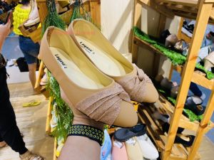 เร็วพิเศษ! Flash Shoes994 รองเท้า Big Size สำหรับบิด 41-45 มีสีดำ สีทอง