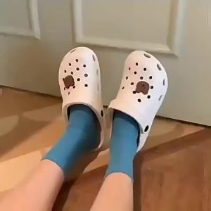WomenS Closed-Toe Shoes Nurse Clogs Trendy Cute Cartoon Sandals For Women Summer CoupleS Non-Slip Thick-Soled Beach Shoes