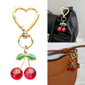 Thực tế cherrys Móc Treo Chìa Khóa Phụ Kiện mạnh mẽ kim loại quyến rũ kết cấu với hình trái tim tình yêu Clasp phím trang trí trang trí