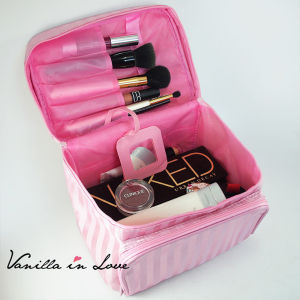 BG182 Vanilla in Love Pink Makeup Bag กระเป๋าใส่เครื่องสำอาง น้ำหนักเบาขนาดกลาง size M สีชมพูอ่อน