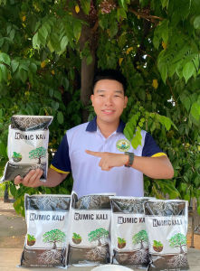 HUMIC KALI phân bón hữu cơ từ khoáng chất túi 1kg phù hợp cho cây trồng trong vườn.