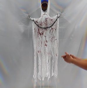 Sound Activated Skeleton Hanging Decoration Voice-Activated Skeleton With Light up Eye Sound Effect For Inside Outdoor