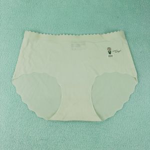 Ladies Girl Seamless (No Trace) #40-75Kg Plus Size Mid-Waist Breathable Fresh And High-Value Underwear Cute Comfortable Panties Kain Sejuk / #Youth 8958