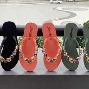 [Free Shipping] Womens Summer New Fashion Sandals Casual Flat Flip-Flops with Glass Rhinestone Decoration Ladies Beach Shoes
