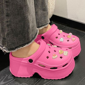 Nqshop มาเเรง รองเท้าหัวโตเเฟชั่นผู้หญิง ดีไซน์เรียบง่ายสะดุดตา ที่สําคัญน้องตัวติดน่ารักเวอร์ พื้นนิ่มใส่สบาย คอลเลคชั่นดีๆเเบบนี้ ต้องมีติดตู้เเล้วน้า