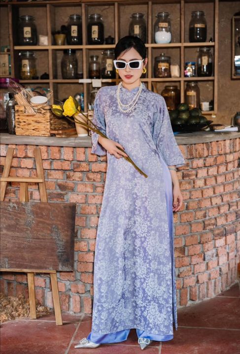 Áo Dài Gấm Suông Tay Loe Họa Tiết Chìm Tinh Xảo, Màu Tím Cà Sang Trọng ...