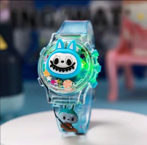 น่ารักSANRIO นาฬิกา ซานริโอ คุโรมิ พร้อมกล่องของขวัญ สำหรับเด็กผู้หญิงหมุนเรืองแสงเพลงนาฬิกาที่มีสีสันกระ พริบเด็ก นำ นาฬิกาสำ