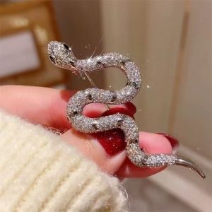 GENENIC Sparkling Zodiac Snake Brooch Minimalist Vintage Rhinestone Animal Collar Pins Casual Exquisite Elegant Snake Lapel Pin Jewelry Gifts