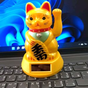 แมว แมวกวัก โซล่าเซลเซลเพื่อ 2 ระบบ ซึ่งสามารถใช้ในการนำโชคเรียกทรัพย์และลูกค้า แมวจีน แมวญี่ปุ่น