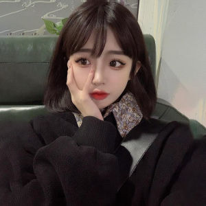 Wig short hair summer autumn net red natural realistic air fringe wig full head wig short hair 33 cm