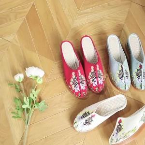 [Free Shipping]s new 7cm high-heeled embroidered slippers ethnic style Oxford embroidered home slippers