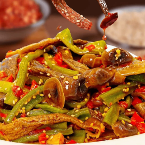 Dried radish shiitake mushrooms Hunan specialty spicy mushrooms crispy snacks pickled vegetables
