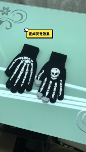 Creative Luminous Skull Gloves Non Slip Hand Warmer Knitted Gloves Skull Bone Wrist Gloves for Halloween Supplies