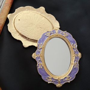 SUTONGXUE Phong cách Châu Âu Gương trang điểm retro Di động Lãng mạn Gương bỏ túi Tinh tế Bề  kính Gương mini cứu trợ Thân thiện với du lịch