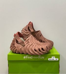 รุ่นSalehe Bembury X Pollex Clog รองเท้าแตะเพื่อสุขภาพ รัดส้น น้ำหนักเบา ใส่สบาย ไม่เจ็บเท้า (ไซส์.M4-M11(US) สีเทา B30A200