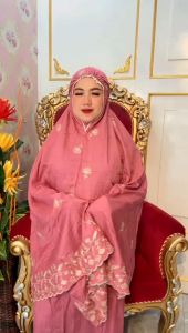 Mukena Rayon bordir bunga mawar