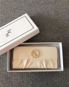 กระเป๋า lyn outletแท้100%(ได้กล่อง ถุงผ้า ป้ายแท็ก ป้ายราคา)ขนาด 7.5 นิ้ว