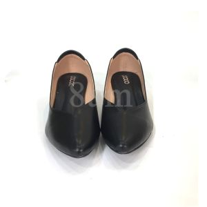 [ส่งเร็วพิเศษ!] 8am รองเท้าคัทชู ผู้หญิง ทรงหัวแหลม สูง1นิ้ว ส้นกันลื่นตอกมือ ทำจากหนังพียู นิ่มใส่สบาย SM3319 SM3325