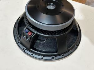 ลำโพงระดับมืออาชีพ 8 โอห์ม 1000 วัตต์คู่ 15 นิ้วเสียงแม่เหล็กคู่