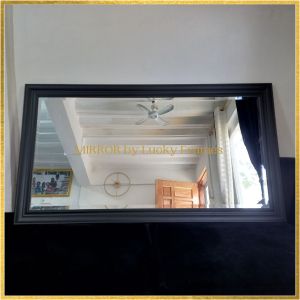 WALL MIRROR IN MATTE BLACK WOOD FRAMEsize 52 inches by 28.5 inches (Salamin)