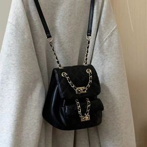 IELGY กระเป๋าสายโซ่ประดับเพชรกระเป๋าเป้สะพายหลังขนาดเล็กทันสมัยกระเป๋าเป้สะพายหลังแบบลำลองเข้ากับทุกชุดได้