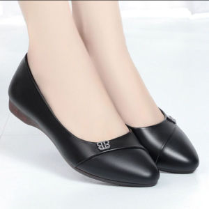 Free Shipping New Spring WomenS Shoes Soft-Soled Soft-Faced Non-Slip Large-Size Flats Fashionable MomS Work Shoes Shallow-Toe Small Leather Shoes For Women