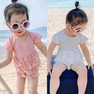 Mắt kính thời trang kính râm cho bé 2-9 tuổi hình bông hoa mẫu mới nhất 2021 mã Y1380 - kheshop