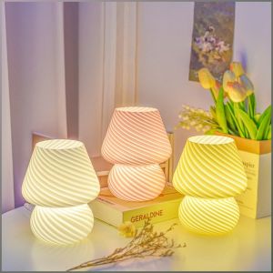 แสงสว่าง ความอบอุ่น แหล่งกําเนิดแสงปรับความสว่างและความมืดได้ โคมไฟข้างเตียง ย้อนยุค สวิตช์สัมผัส