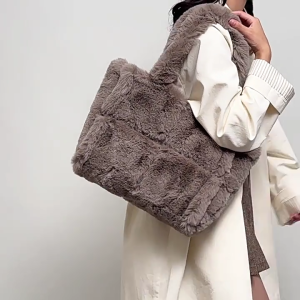 Winter Furry Handbag for Women Winter Furry Quilted Bag Large Shoulder Bags Top Handle Purse for Fashionable Outfits