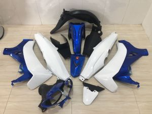 Bộ dàn áo sirius xăng cơ màu xanh kendy phối trắng dán sẵn tem ABS nguyên sinh.