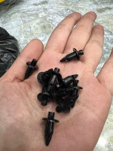 Nút bấm dàn áo siêu chất lượng có màu đen giá là 1 con