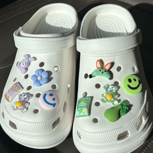 Crocs Jibbitz Charms Shoe Flower Decoration Cartoon Cute Rabbit Candy DIY Hollow Out Bear Detachable Clogs Buckle for Crocs