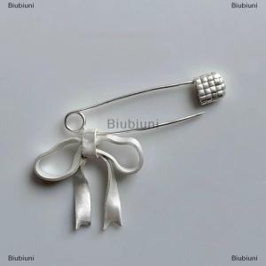 [COD] Biubiuni Y2k ngọt ngào Bow tim đính cườm Trâm phong cách ve áo Pin Áo sơ mi Hat Trang trí phụ kiện cổ áo