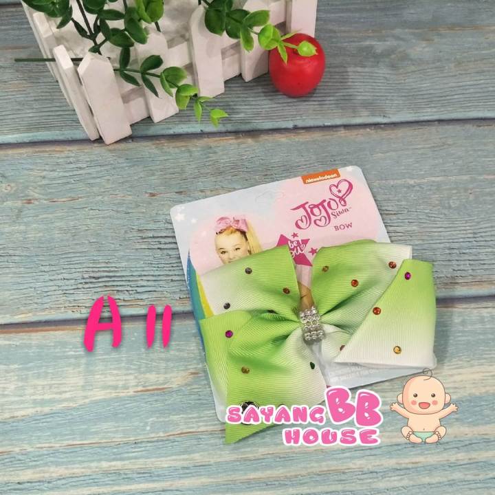 Jojo%20Siwa%20Large%20Rainbow%20Hair%20Bow,%20Hair%20Accessories%20(%20JOJO%20Bow%20)%20M1%20to%20M11,%20M3%20-%20Image%205