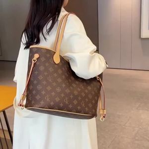 Túi tote nữ dung tích lớn họa tiết in thời trang phối màu tương phản túi đeo vai đơn giản đi làm bán sỉ từ nhà máy.