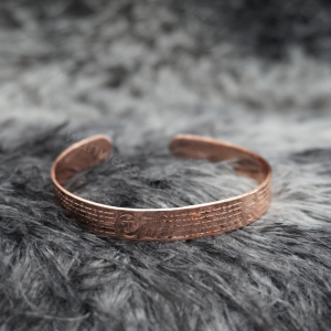 (Free Size) กำไลยันต์ 5 แถว เนื้อสแตนเลส โดนน้ำได้ ไม่ลอกไม่ดำ ขนาดเส้นผ่านศูนย์กลาง 6 cm 5แถว ยันต์ กำไลสแตนเลส