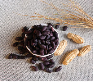 （50seeds-sd108）Black Peanut Seeds raw with shell