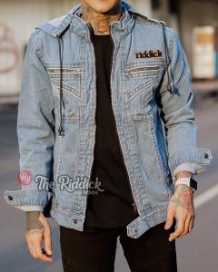 JAKET JEANS MODEL RESLETING TOPI *TOPI BISA BUKA DAN PASANG * DENGAN KUALITAS BAHAN YANG SANGAT BAGUS  / JAKET PRIA KASUAL