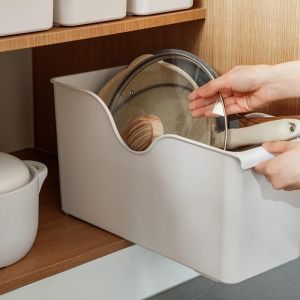 Ngăn kéo nhựa đa năng giúp lưu trữ và bảo quản vật dụng trong tủ bếp