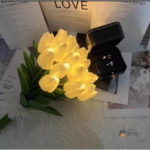 SET 10 BÔNG HOA TULIP CÓ ĐÈN LED CỰC XINH - Bó 10 bông hoa Tulip (Tuy líp) giả gắn đèn led (hàng cao cấp) mùi thơm nhẹ giống thật 99%