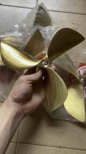 Chân vịt thau 2 tấc 6 lỗ ren 14mm 16mm chân vịt chạy trái