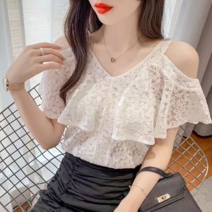 เสื้อลูกไม้บางผู้หญิงฤดูร้อนออกแบบความรู้สึกเฉพาะกลุ่มเซ็กซี่คอวีแขนสั้นปิดไหล่ไหปลาร้าเก๋กลวงออกลูกไม้ด้านบน