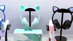 HEADSET BLUETOOTH หูฟังบลูทูธ หูฟังไร้สาย หูฟังไร้สายแบบครอบหูหูฟัง Cat Ear ที่ได้รับความนิยมมากที่สุดพับได้ใช้ได้ทั้งมือถือหรือคอมพิวเตอร์เรียนหรือเล่นออนไลน์ ชุดหูฟังมีไมโครโฟนในตัวสําหรับการโทรด้วยเสียง