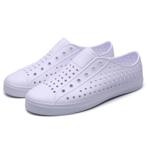 Free Shipping Supply Of MenS Clogs Closed-Toe Sandals Water Shoes Beach Sandals And Hollow-Out Shoes For Summer 2026 Featuring A Non-Slip Design For Water Activities