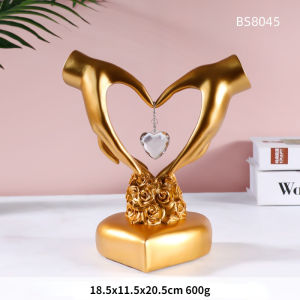 Livingmall ประติมากรรมรูปหัวใจสไตล์นอร์ดิกหุ่นเรซิ่นห้องนั่งเล่นในบ้านงานแต่งงานตกแต่งโต๊ะ